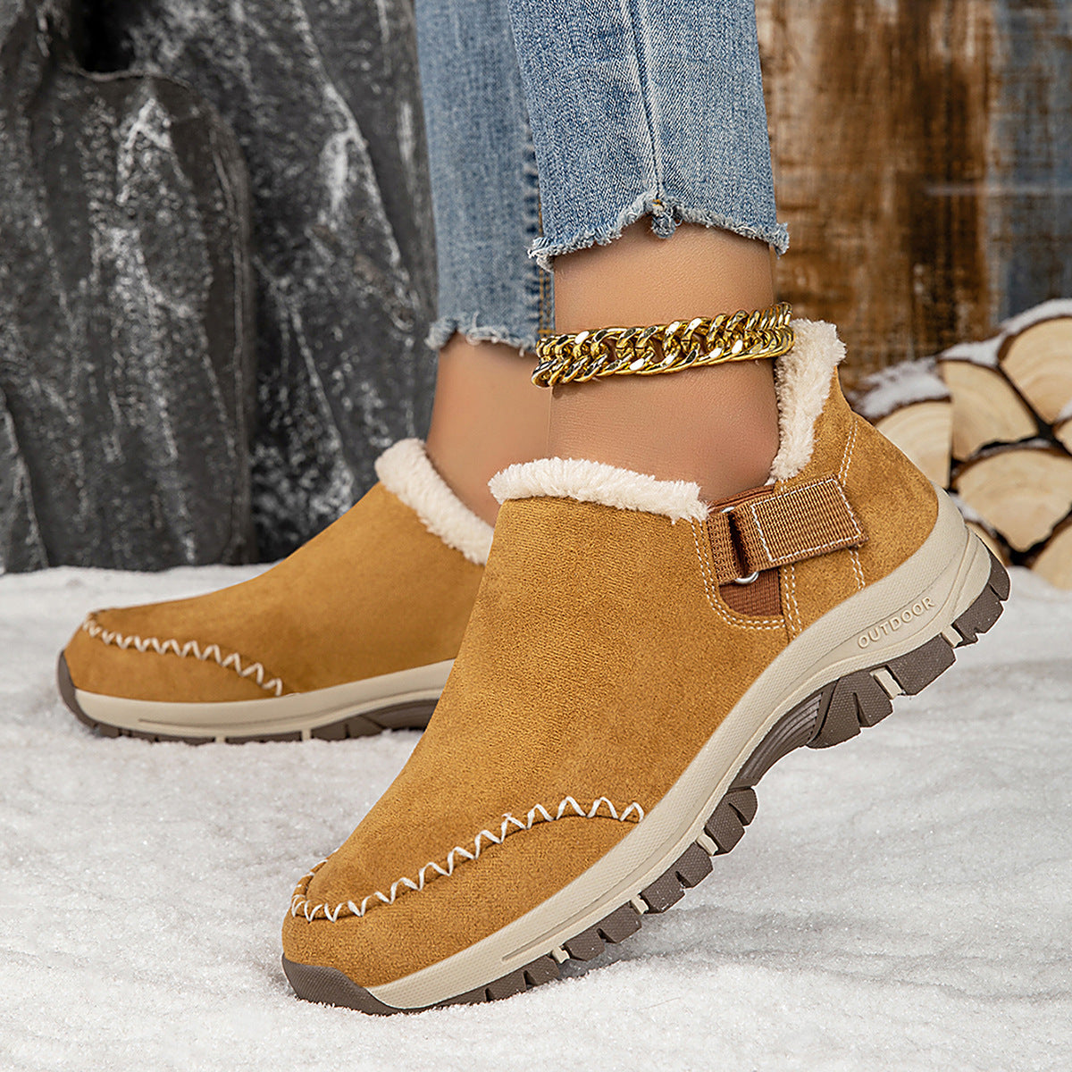 Women's Plush-Lined Flat Heel Low-Cut Lightweight Outdoor Snow Boots – Model View | TajStylo