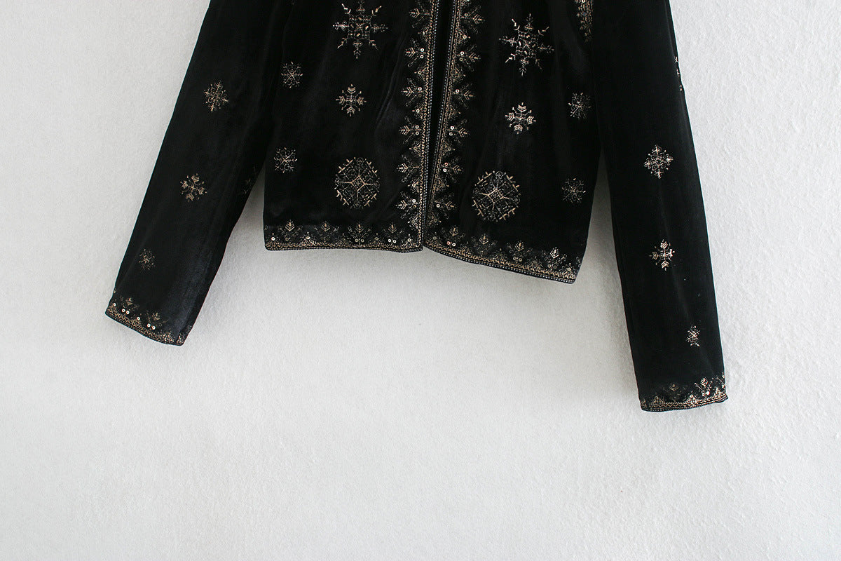 Royal Embroidered Velvet Coat | Tajstylo