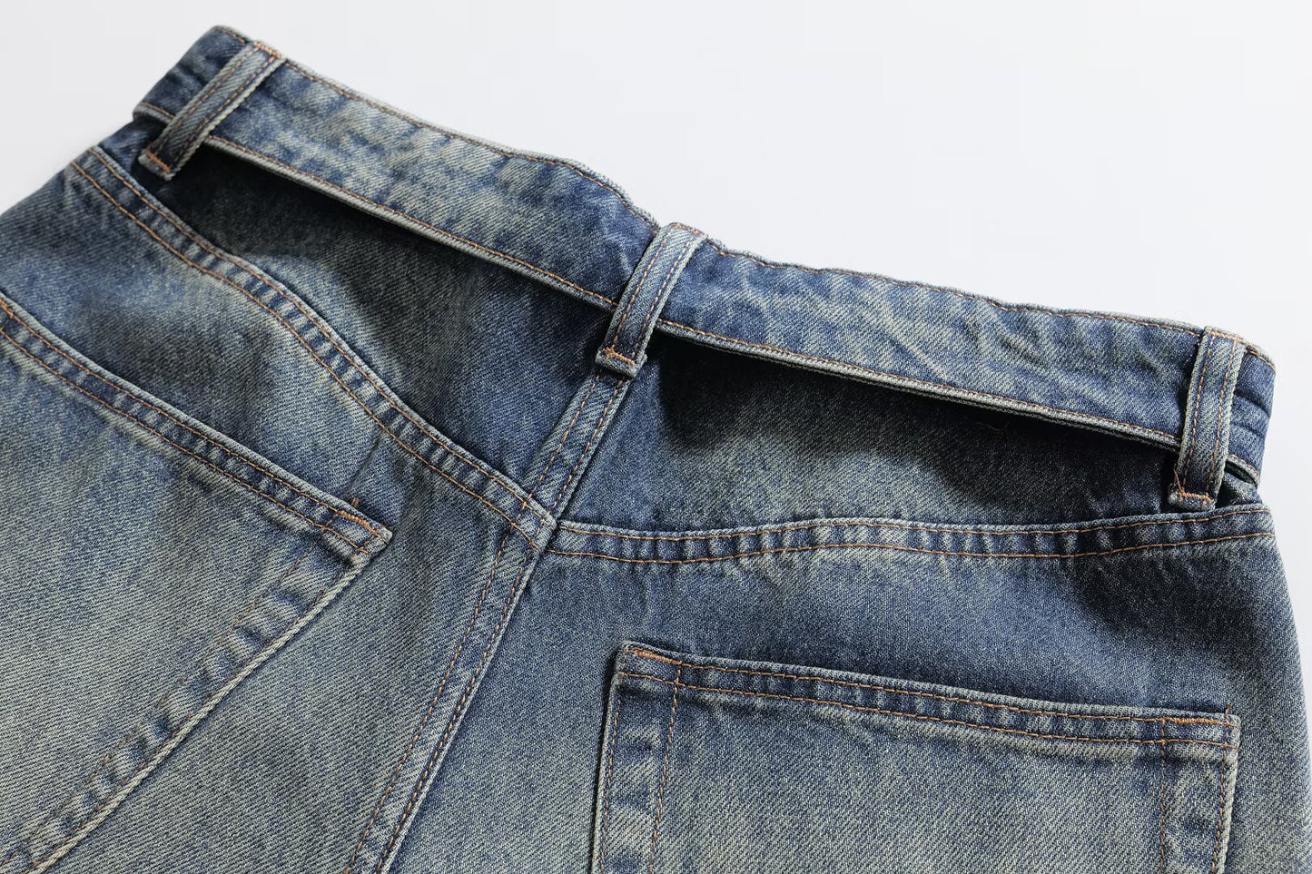 High-Waisted Classic Jeans | Tajstylo