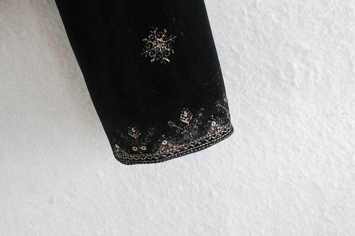 Royal Embroidered Velvet Coat | Tajstylo