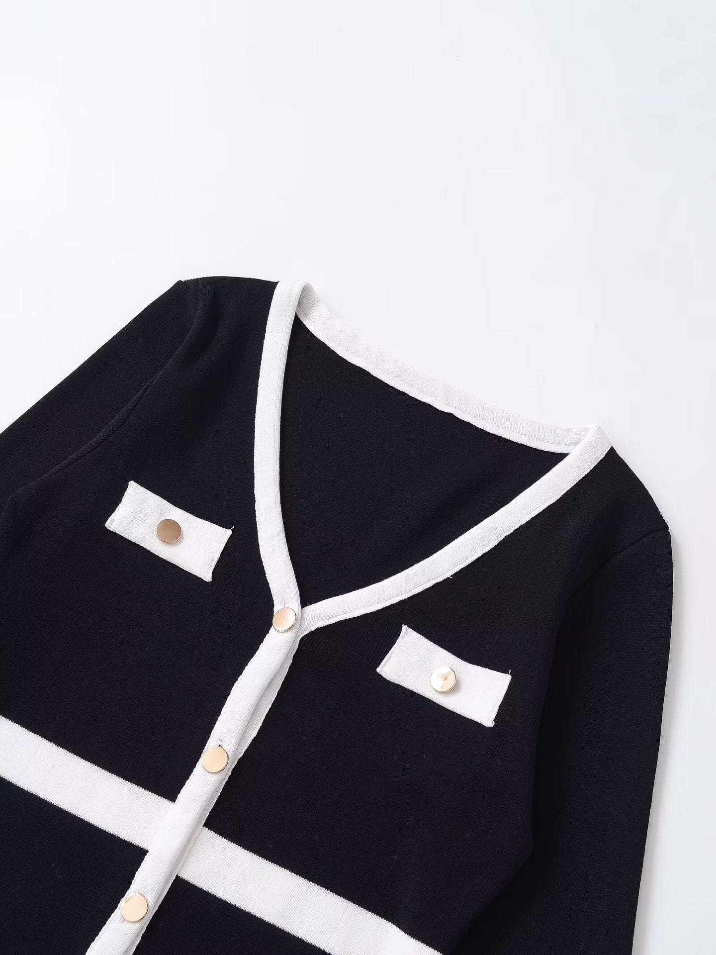 Color-Blocked V-Neck Cardigan Sweater | Tajstylo