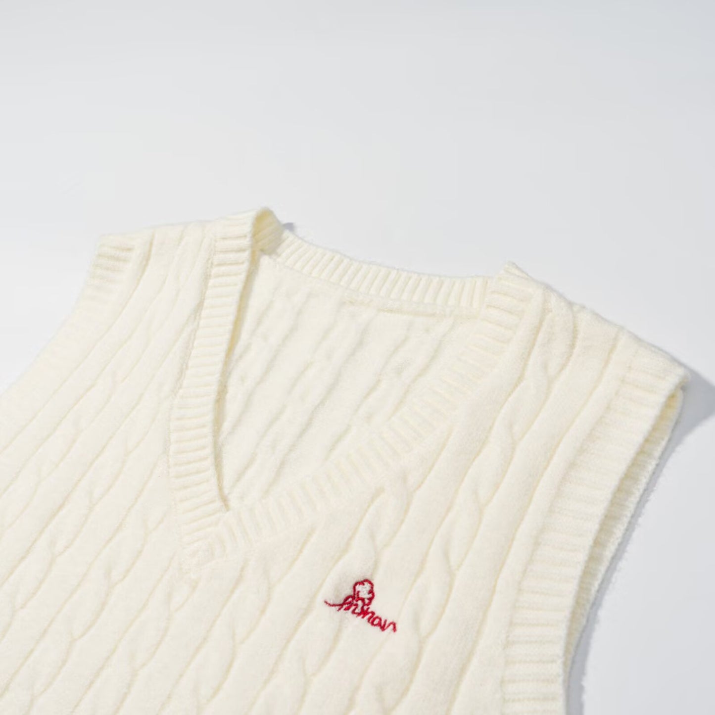 V-Neck Cable Knit Sleeveless Vest | Tajstylo