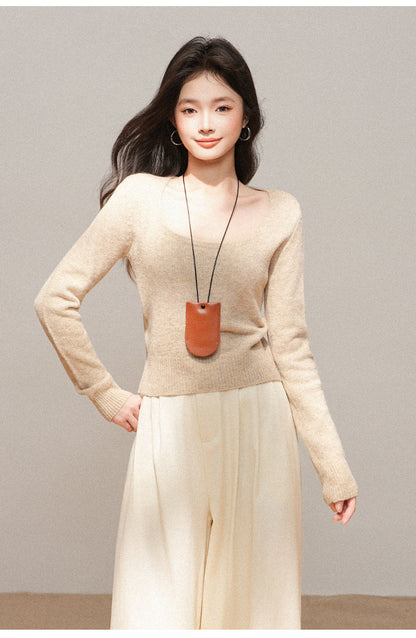 Short Knit Sweater with Square Neck | Tajstylo