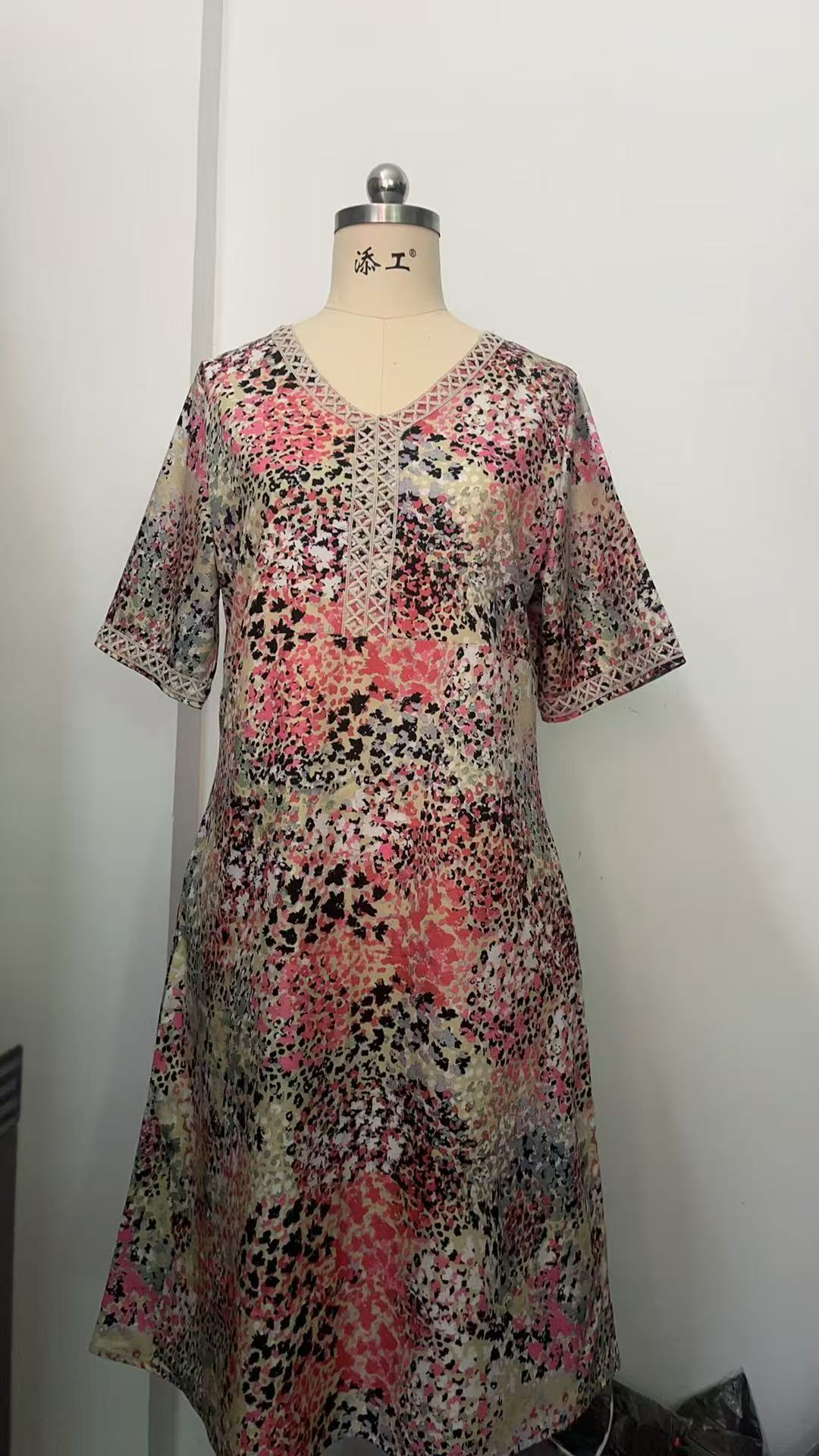 Color Blocked Lace Trim V Neck Short Sleeve Dress | Tajstylo