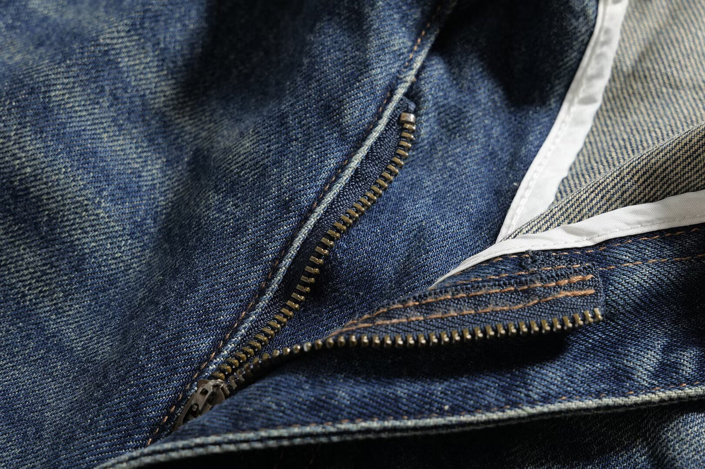High-Waisted Classic Jeans | Tajstylo
