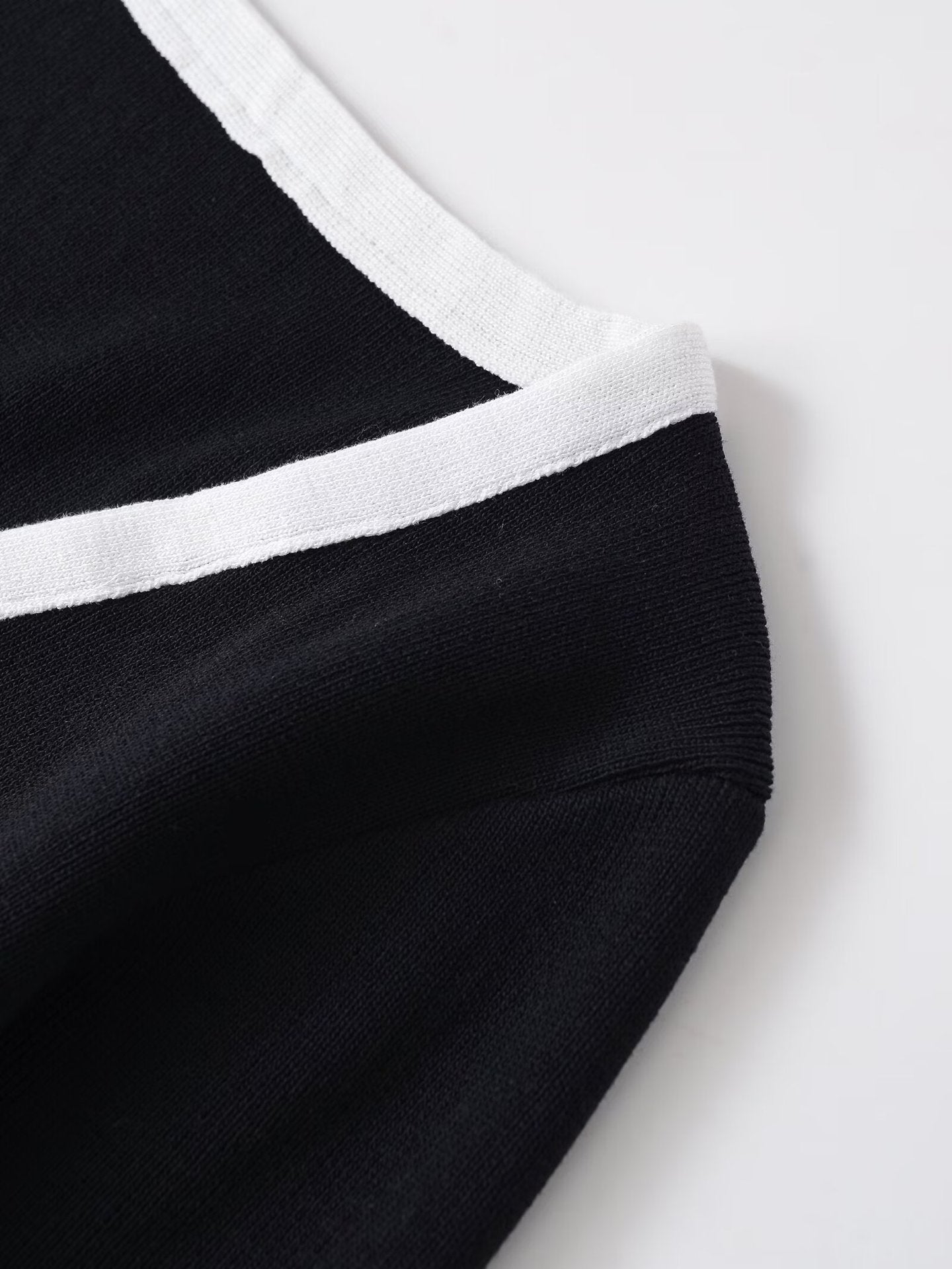 Color-Blocked V-Neck Cardigan Sweater | Tajstylo