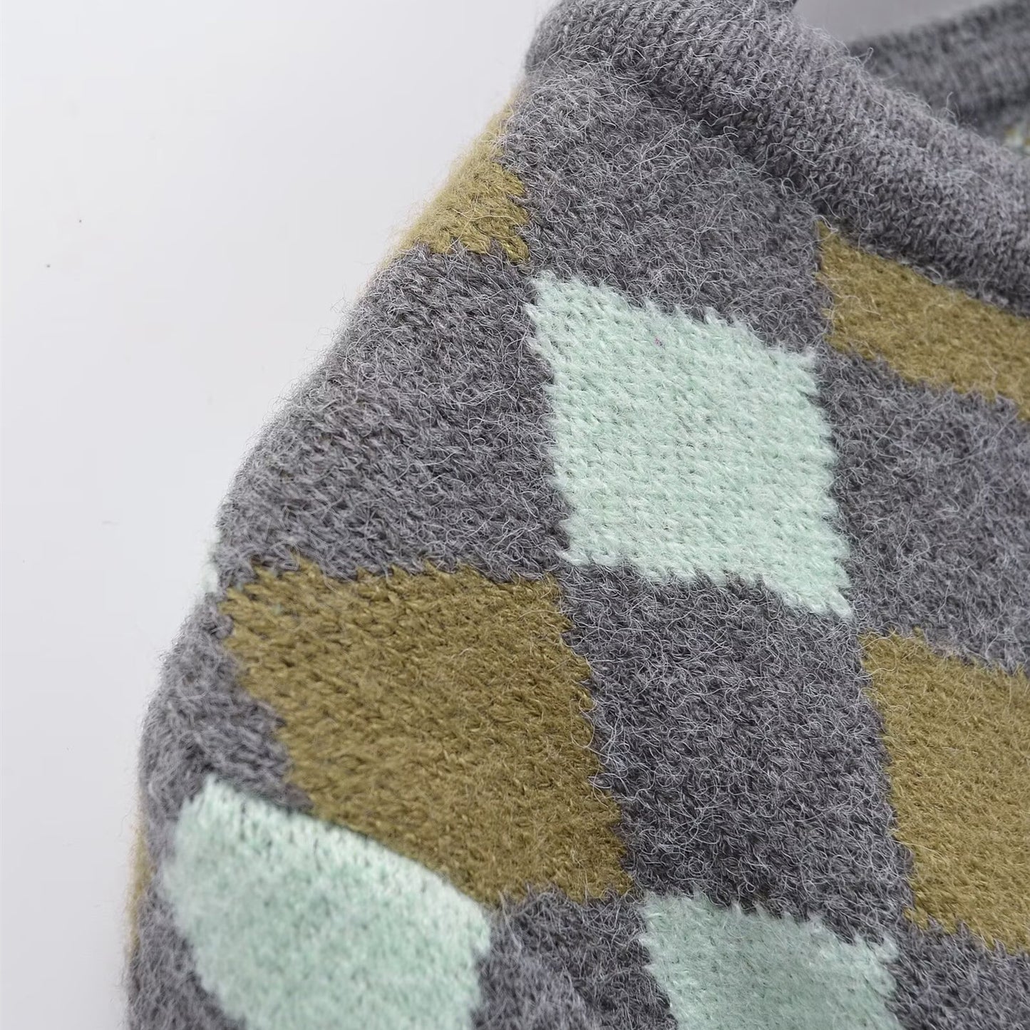 Diamond Jacquard Sweater | Tajstylo
