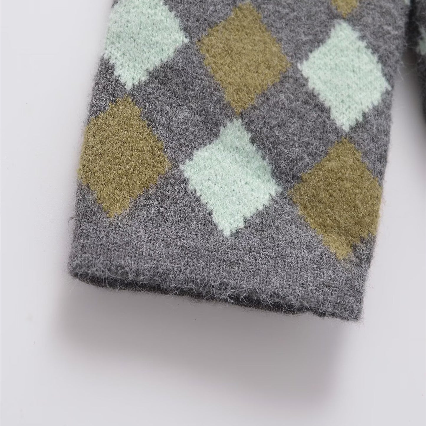 Diamond Jacquard Sweater | Tajstylo