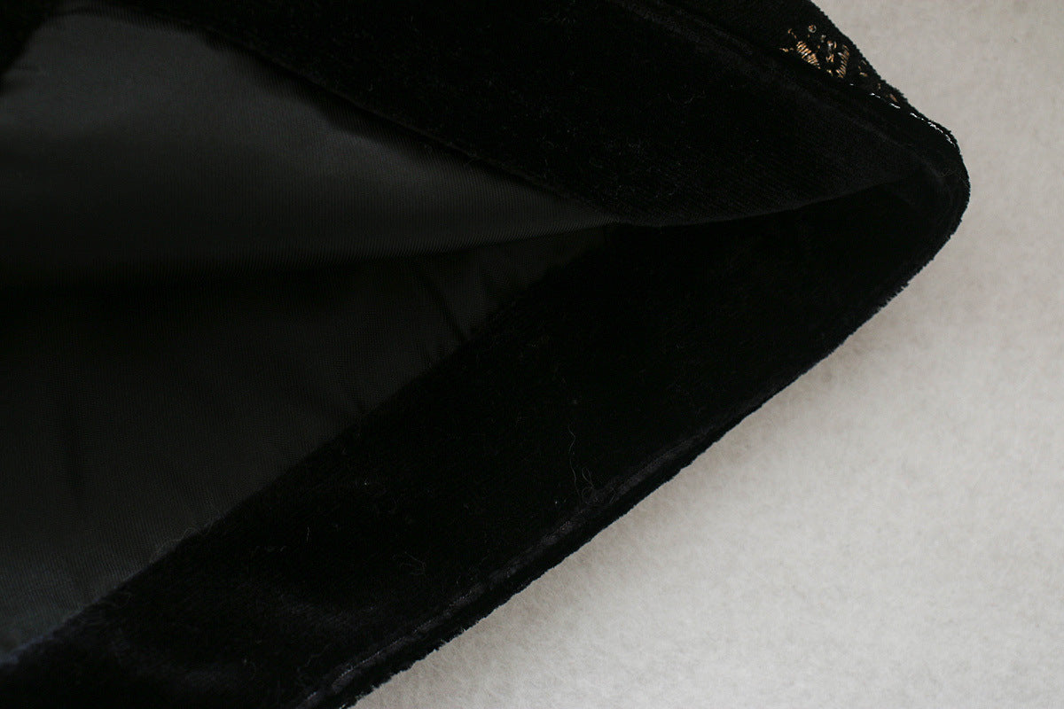 Royal Embroidered Velvet Coat | Tajstylo