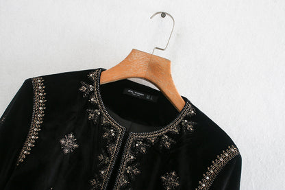 Royal Embroidered Velvet Coat | Tajstylo