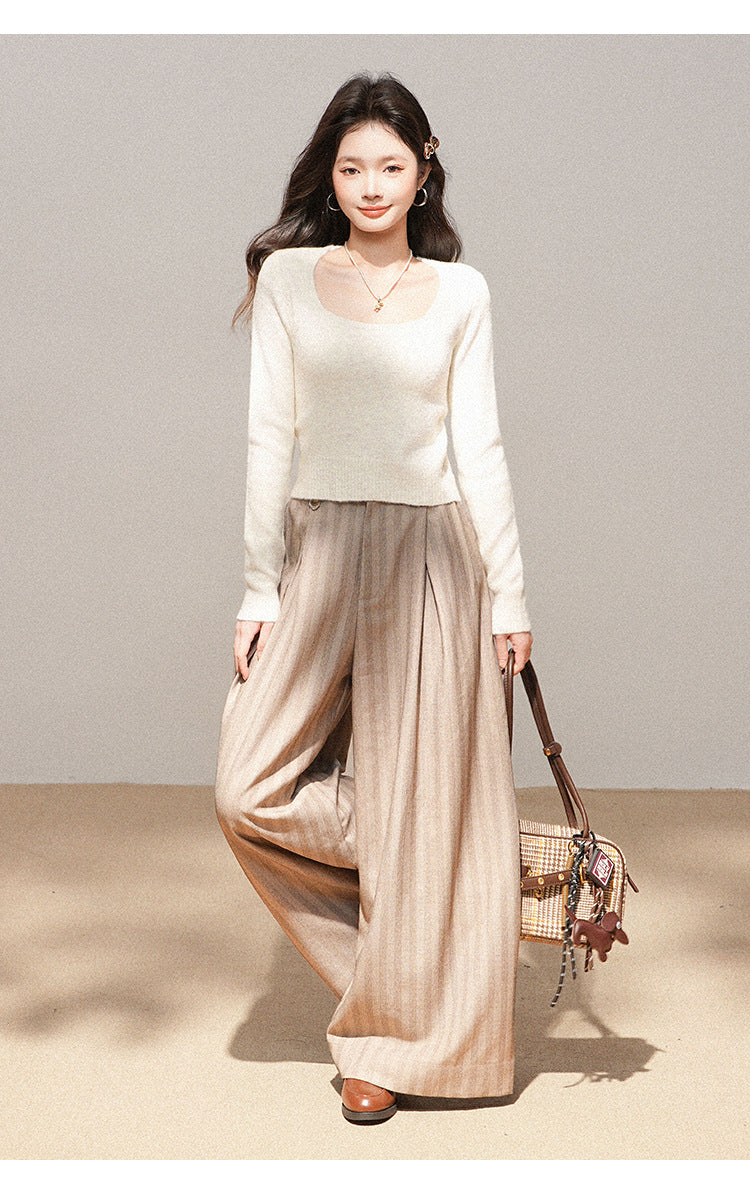 Short Knit Sweater with Square Neck | Tajstylo