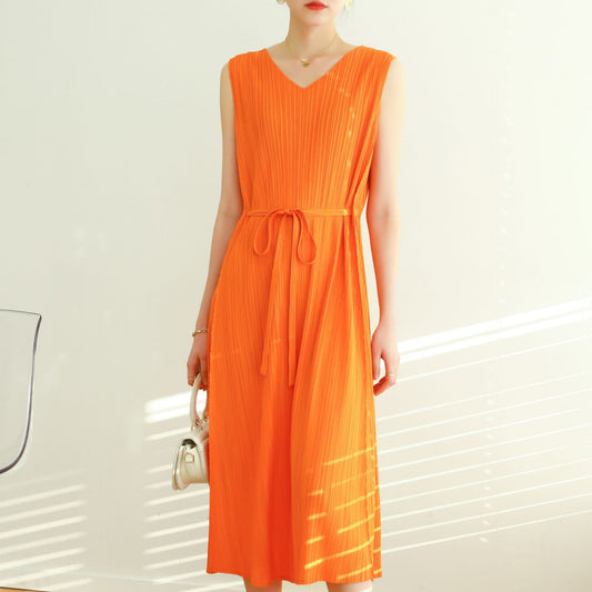 Pleated Loose Dress with Tie Detail | Tajstylo